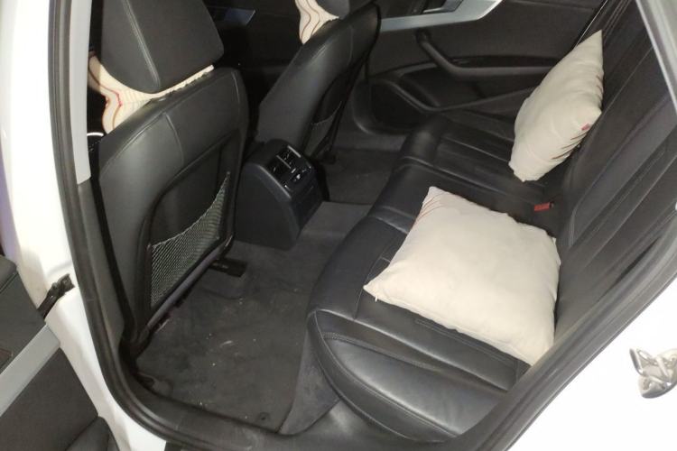 Used Audi A4L 2019 40 TFSI Fashion Edition China VI Emission Standard Left Rear Seat
