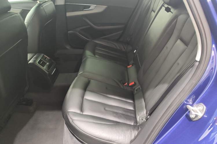 Used Audi A4L 2019 40 TFSI Ambition China VI Left Rear Seat