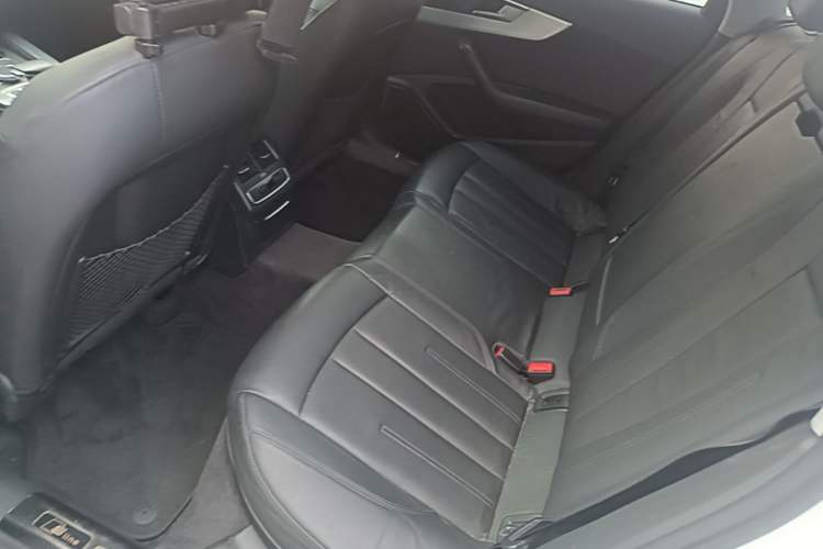 Used Audi A4L 2019 40 TFSI Fashion Edition China VI Emission Standard Left Rear Seat