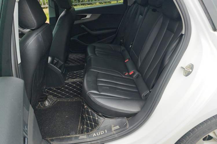 Used Audi A4L 2019 40 TFSI Ambition Version China V Left Rear Seat