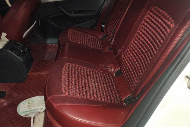 Used Audi A4L 2019 40 TFSI Fashion Edition China VI Emission Standard Left Rear Seat
