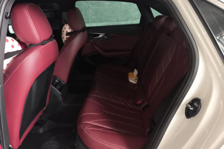 Used Audi A4L 2019 40 TFSI Ambition China VI Left Rear Seat