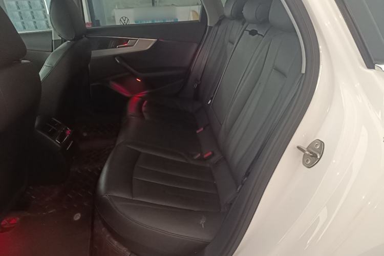 Used Audi A4L 2019 40 TFSI Ambition China VI Left Rear Seat