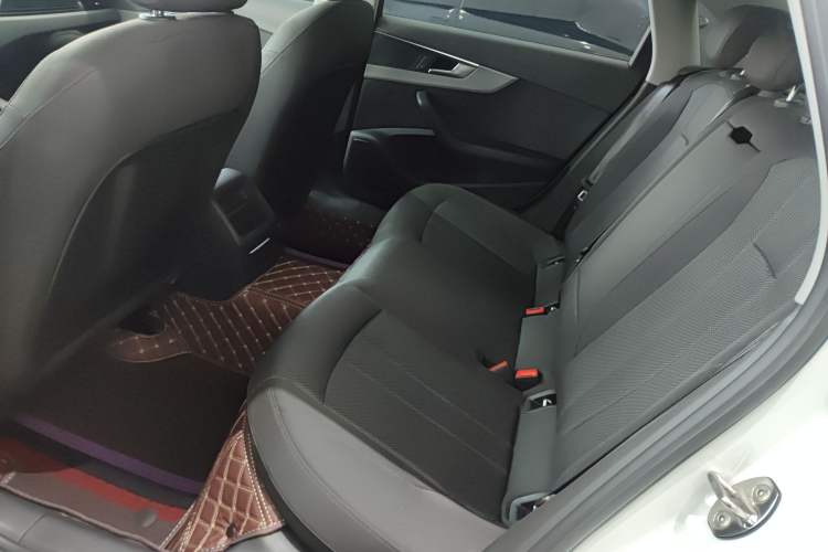 Used Audi A4L 2019 40 TFSI Ambition China VI Left Rear Seat