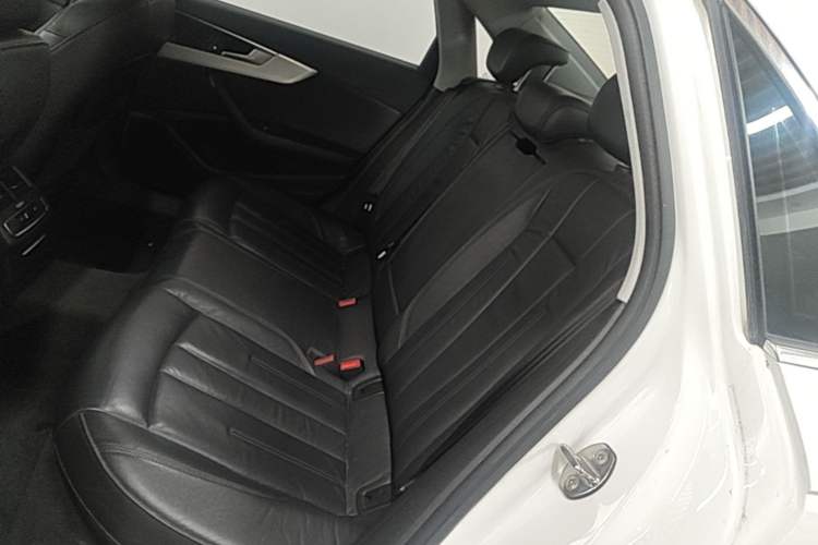 Used Audi A4L 2019 40 TFSI Fashion Version China V Left Rear Seat