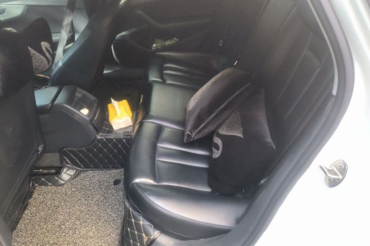 Used Audi A4L 2019 40 TFSI Ambition China VI Left Rear Seat