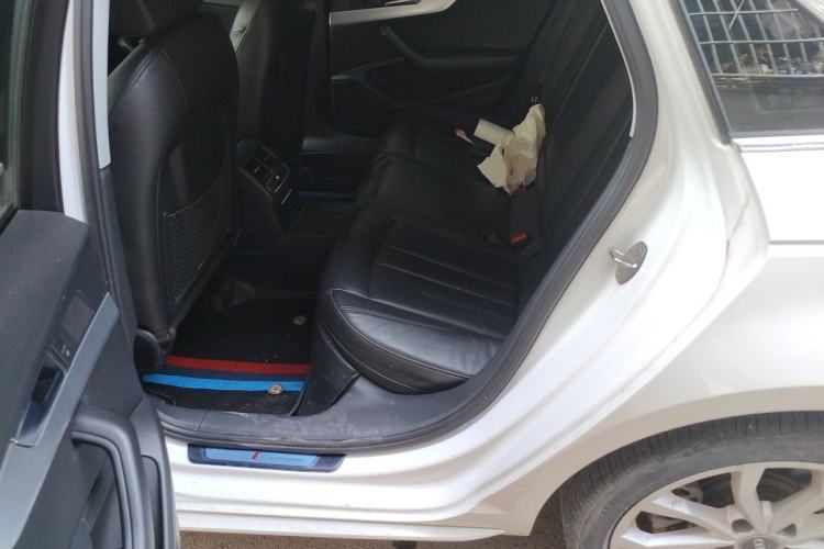 Used Audi A4L 2019 40 TFSI Fashion Edition China VI Emission Standard Left Rear Seat