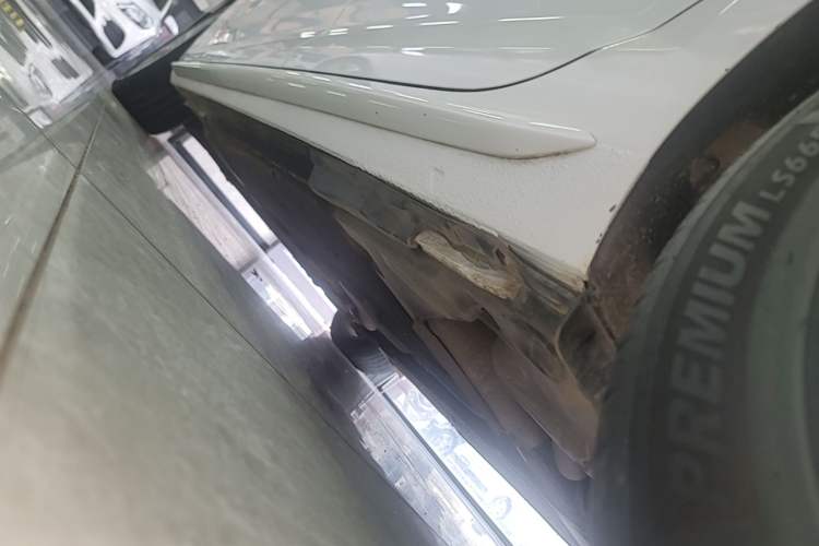 Used Audi A4L 2019 40 TFSI Ambition China VI Left Side Sill