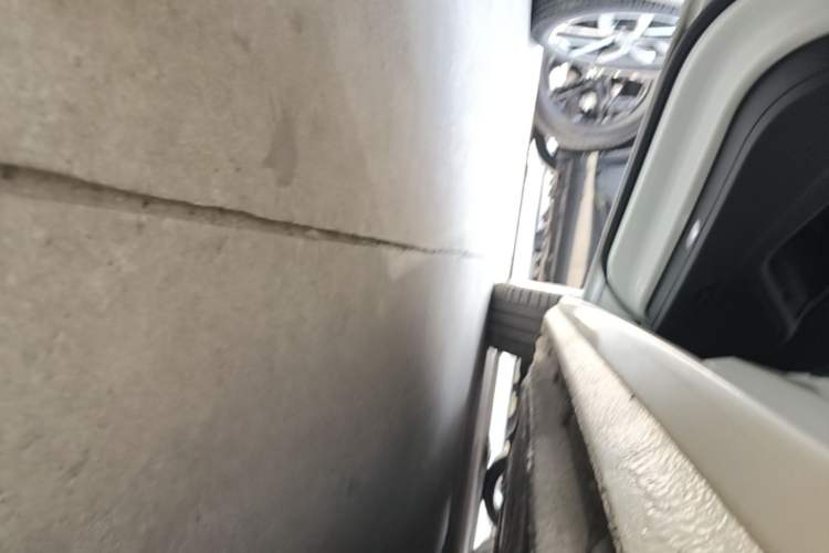 Used Audi A4L 2019 40 TFSI Fashion Edition China VI Emission Standard Left Side Sill