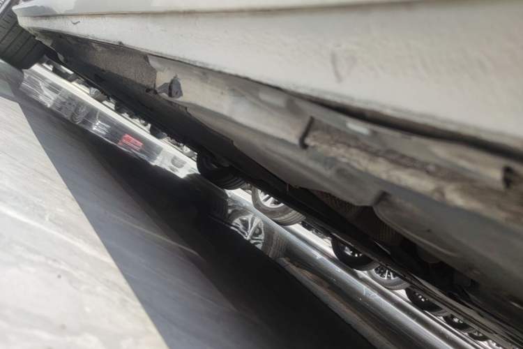 Used Audi A4L 2019 40 TFSI Ambition China VI Left Side Sill