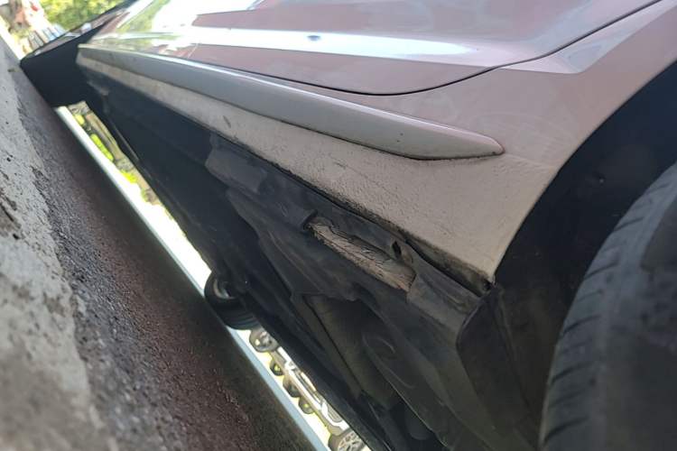 Used Audi A4L 2019 40 TFSI Ambition China VI Left Side Sill