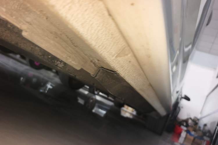 Used Audi A4L 2019 40 TFSI Fashion Edition China VI Emission Standard Left Side Sill