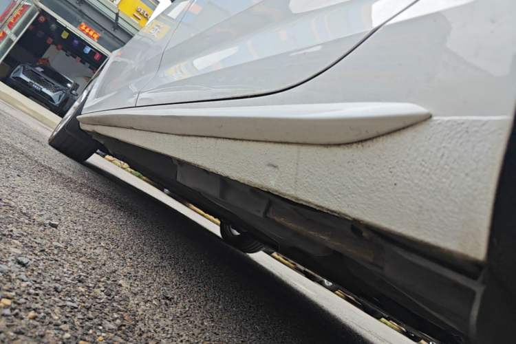 Used Audi A4L 2019 40 TFSI Fashion Edition China VI Emission Standard Left Side Sill