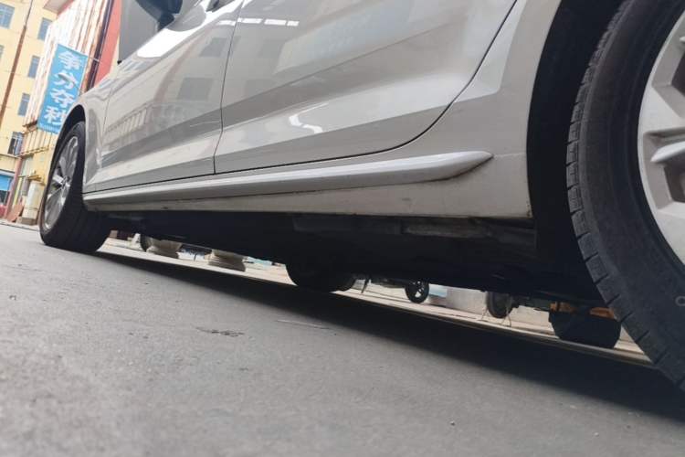 Used Audi A4L 2019 40 TFSI Ambition China VI Left Side Sill