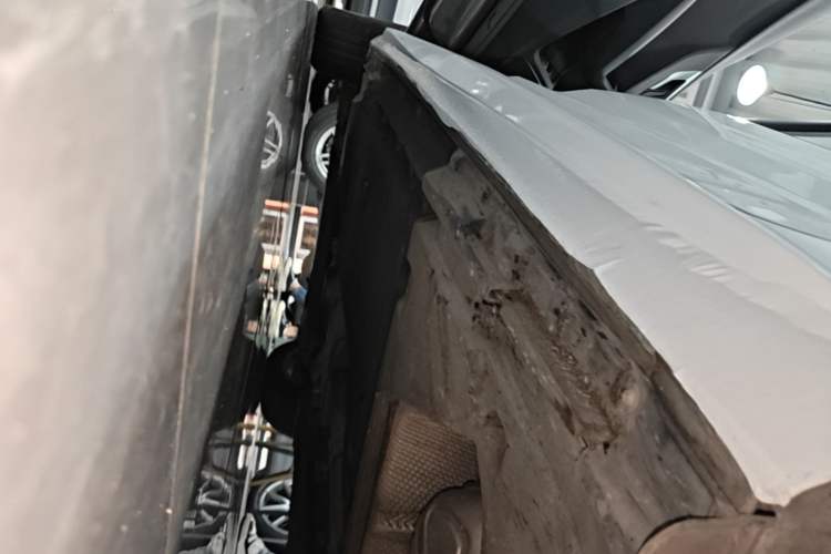 Used Audi A4L 2019 40 TFSI Ambition China VI Left Side Sill