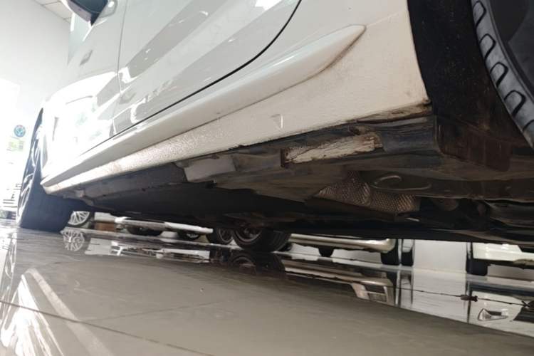 Used Audi A4L 2019 40 TFSI Ambition China VI Left Side Sill
