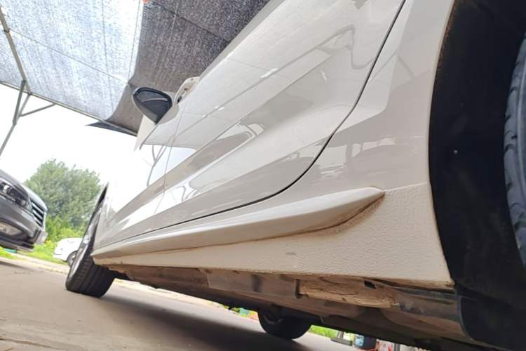 Used Audi A4L 2019 40 TFSI Ambition China VI Left Side Sill