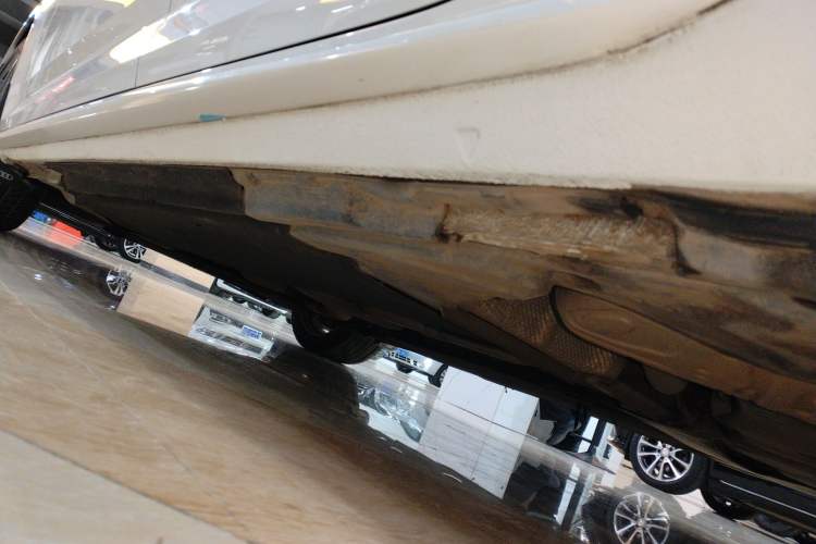 Used Audi A4L 2019 40 TFSI Ambition China VI Left Side Sill