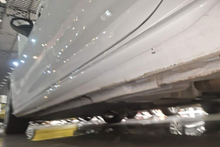 Used Audi A4L 2019 40 TFSI Fashion Edition China VI Emission Standard Left Side Sill