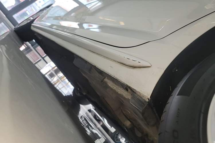 Used Audi A4L 2019 40 TFSI Ambition China VI Left Side Sill