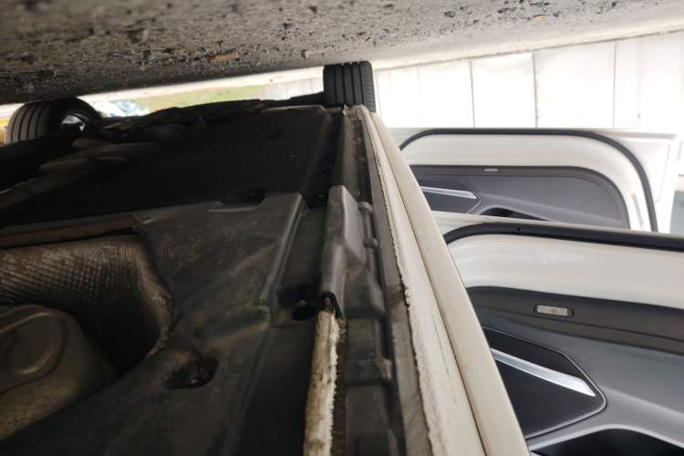 Used Audi A4L 2019 40 TFSI Ambition China VI Left Side Sill