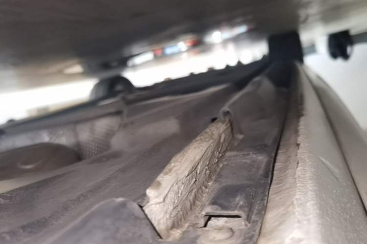 Used Audi A4L 2019 40 TFSI Fashion Edition China VI Emission Standard Left Side Sill