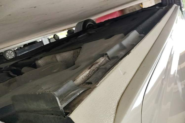 Used Audi A4L 2019 40 TFSI Ambition China VI Left Side Sill