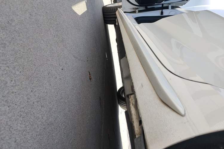 Used Audi A4L 2019 40 TFSI Fashion Edition China VI Emission Standard Left Side Sill