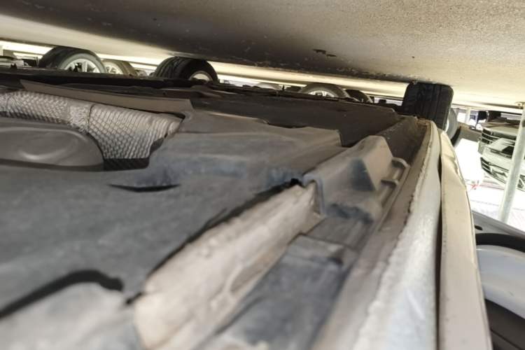 Used Audi A4L 2019 40 TFSI Ambition China VI Left Side Sill