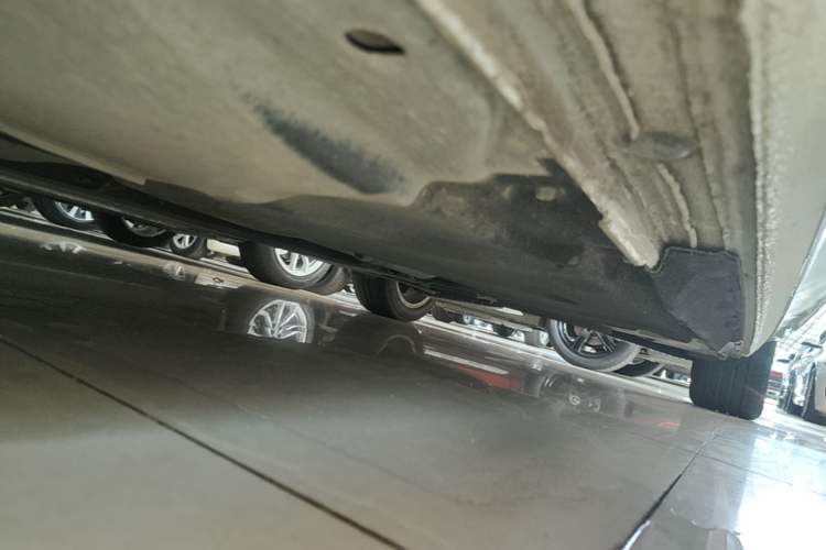 Used Audi A4L 2019 40 TFSI Ambition China VI Left Side Sill