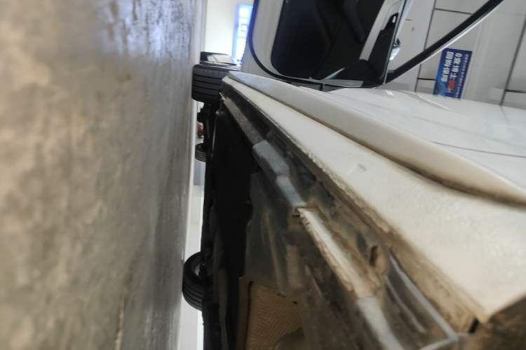 Used Audi A4L 2019 40 TFSI Fashion Edition China VI Emission Standard Left Side Sill