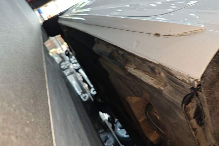 Used Audi A4L 2019 40 TFSI Ambition China VI Left Side Sill