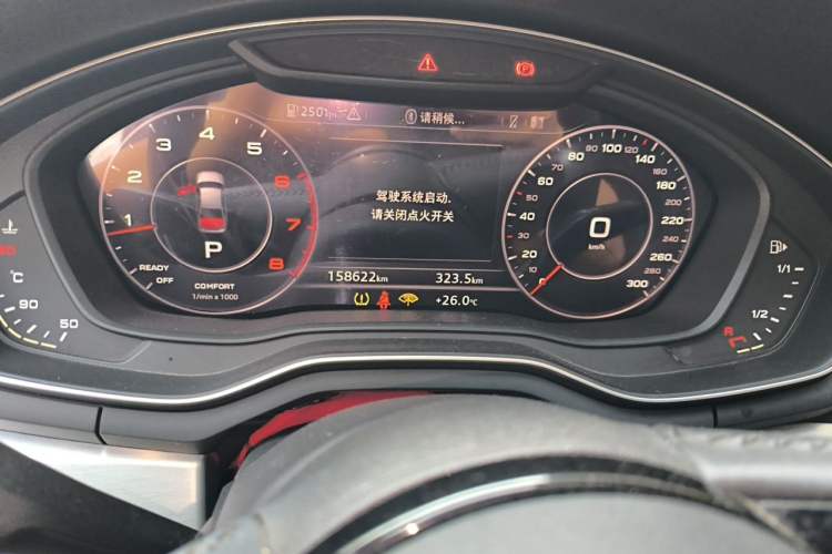 Used Audi A4L 2019 40 TFSI Fashion Version China V Odometer Close Up