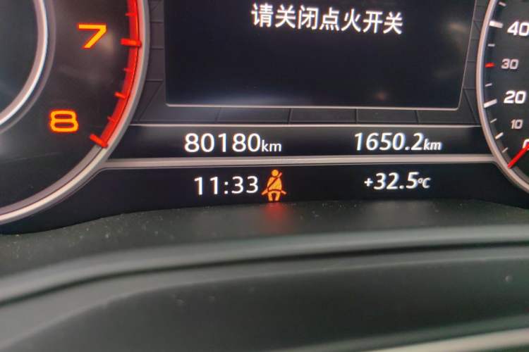 Used Audi A4L 2019 40 TFSI Fashion Version China V Odometer Close Up