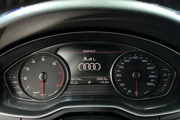 Used Audi A4L 2019 40 TFSI Ambition China VI Odometer Close Up