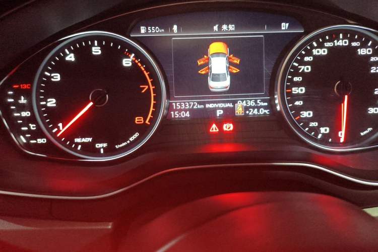 Used Audi A4L 2019 40 TFSI Ambition China VI Odometer Close Up