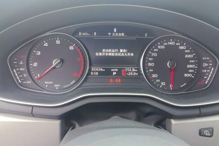Used Audi A4L 2019 40 TFSI Ambition Version China V Odometer Close Up