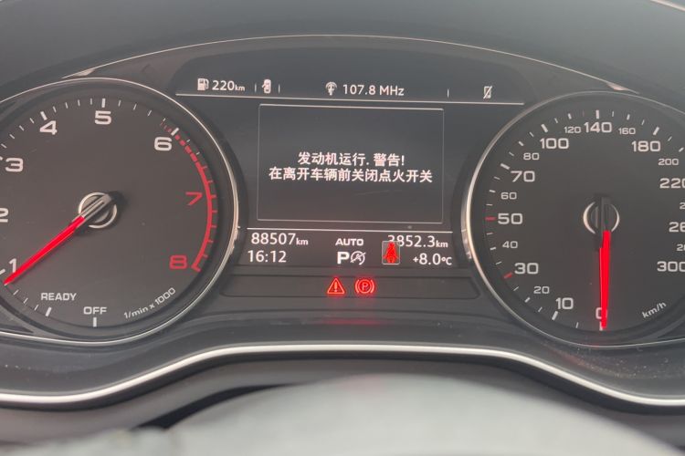 Used Audi A4L 2019 40 TFSI Ambition China VI Odometer Close Up