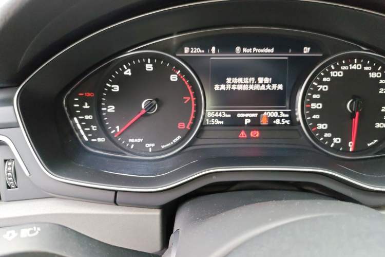 Used Audi A4L 2019 40 TFSI Ambition Version China V Odometer Close Up