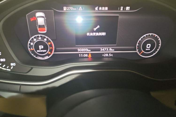 Used Audi A4L 2019 40 TFSI Fashion Edition China VI Emission Standard Odometer Close Up