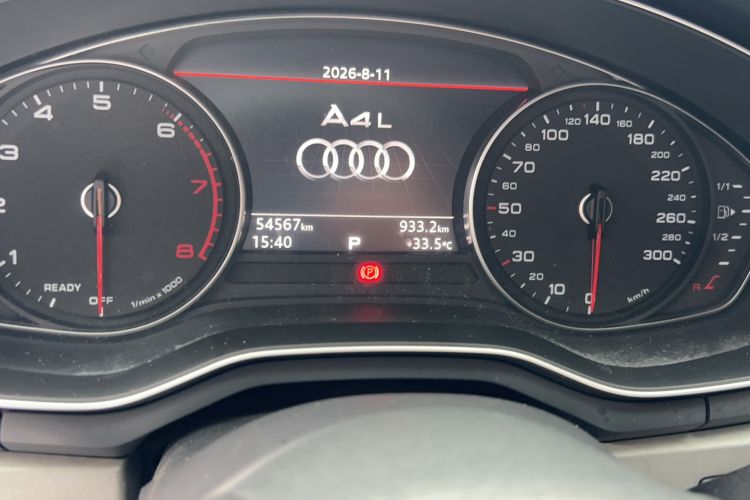 Used Audi A4L 2019 40 TFSI Ambition China VI Odometer Close Up