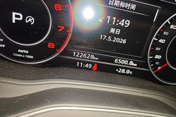 Used Audi A4L 2019 40 TFSI Sporty Version China VI Odometer Close Up