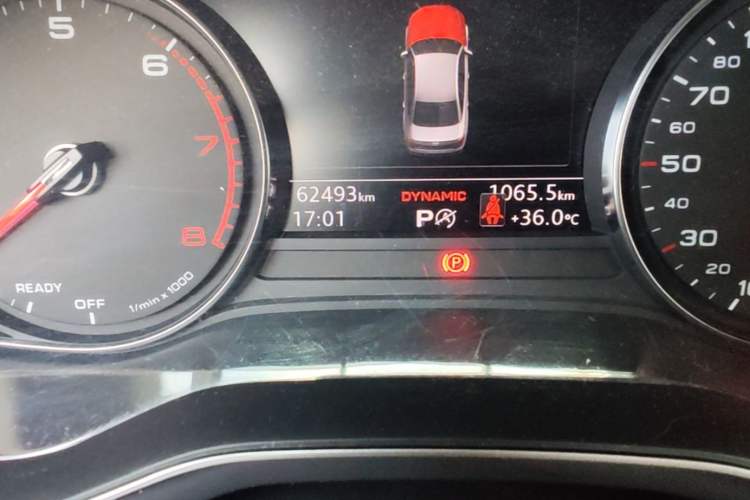 Used Audi A4L 2019 40 TFSI Ambition China VI Odometer Close Up
