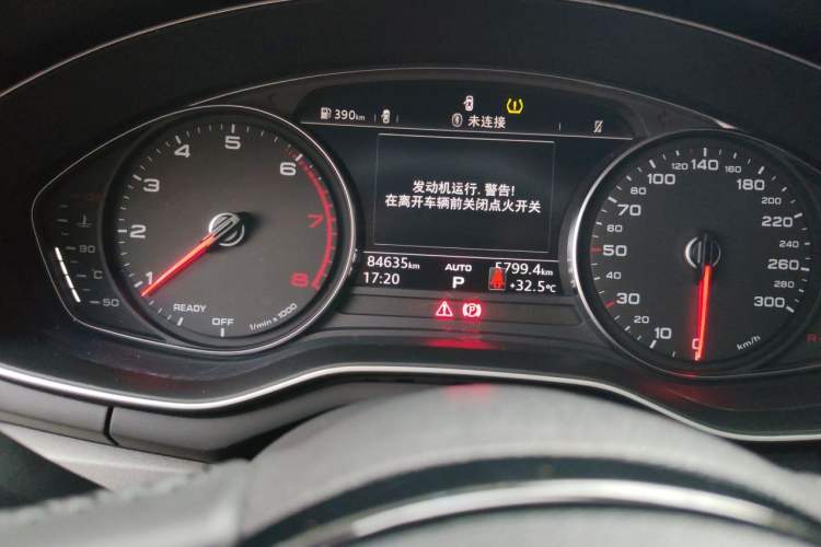 Used Audi A4L 2019 40 TFSI Ambition Version China V Odometer Close Up