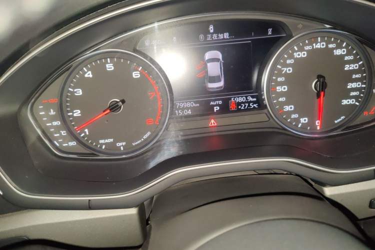 Used Audi A4L 2019 40 TFSI Ambition China VI Odometer Close Up
