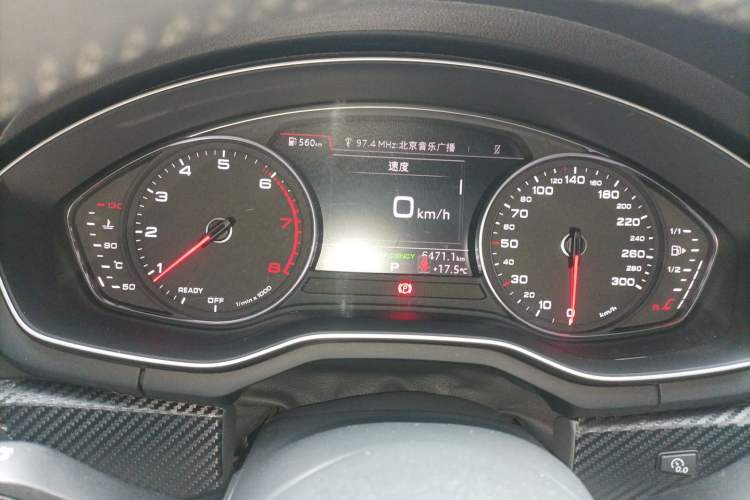 Used Audi A4L 2019 40 TFSI Ambition China VI Odometer Close Up