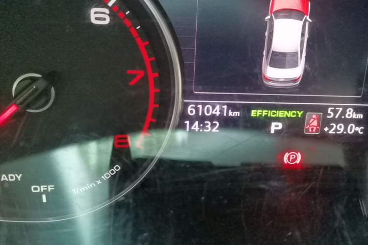 Used Audi A4L 2019 40 TFSI Ambition China VI Odometer Close Up