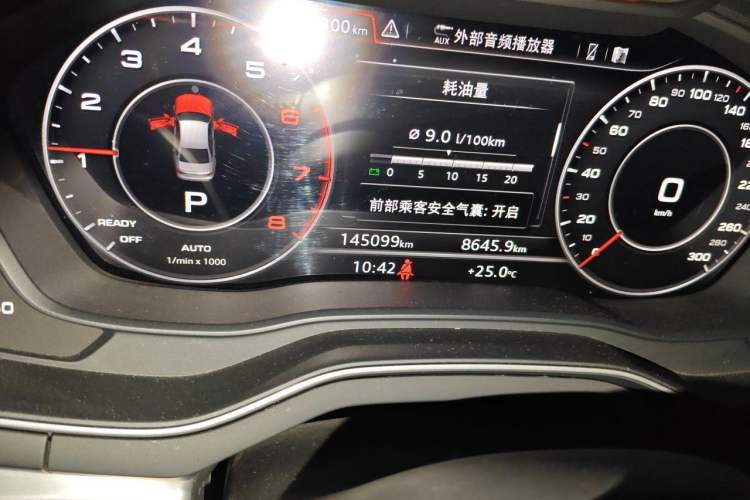 Used Audi A4L 2019 40 TFSI Fashion Edition China VI Emission Standard Odometer Close Up