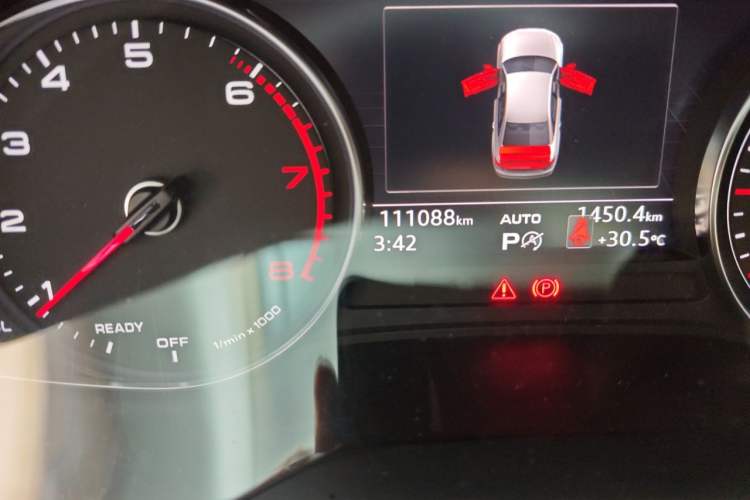 Used Audi A4L 2019 45 TFSI quattro Individual Sport Edition China VI Odometer Close Up