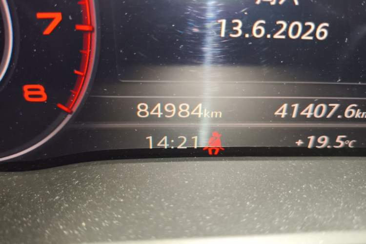 Used Audi A4L 2019 40 TFSI Sporty Version China VI Odometer Close Up
